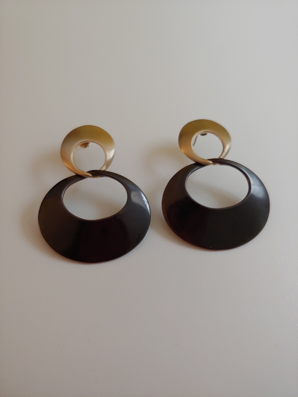 Liz Claiborne Gold and Black Open Circle Drop Pierced Earrings